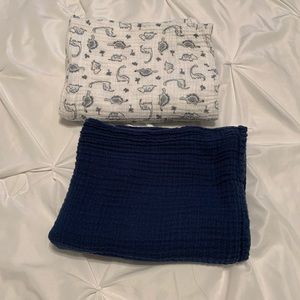 Set of 2 muslin swaddle blankets